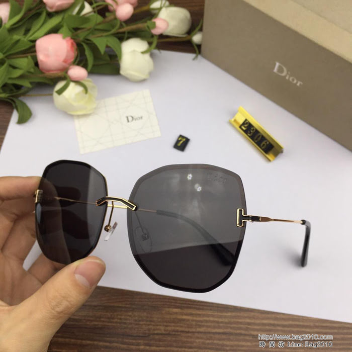 DIOR迪奧 官網同步 歐美風範 原單偏光 女款 太陽鏡  lly1661